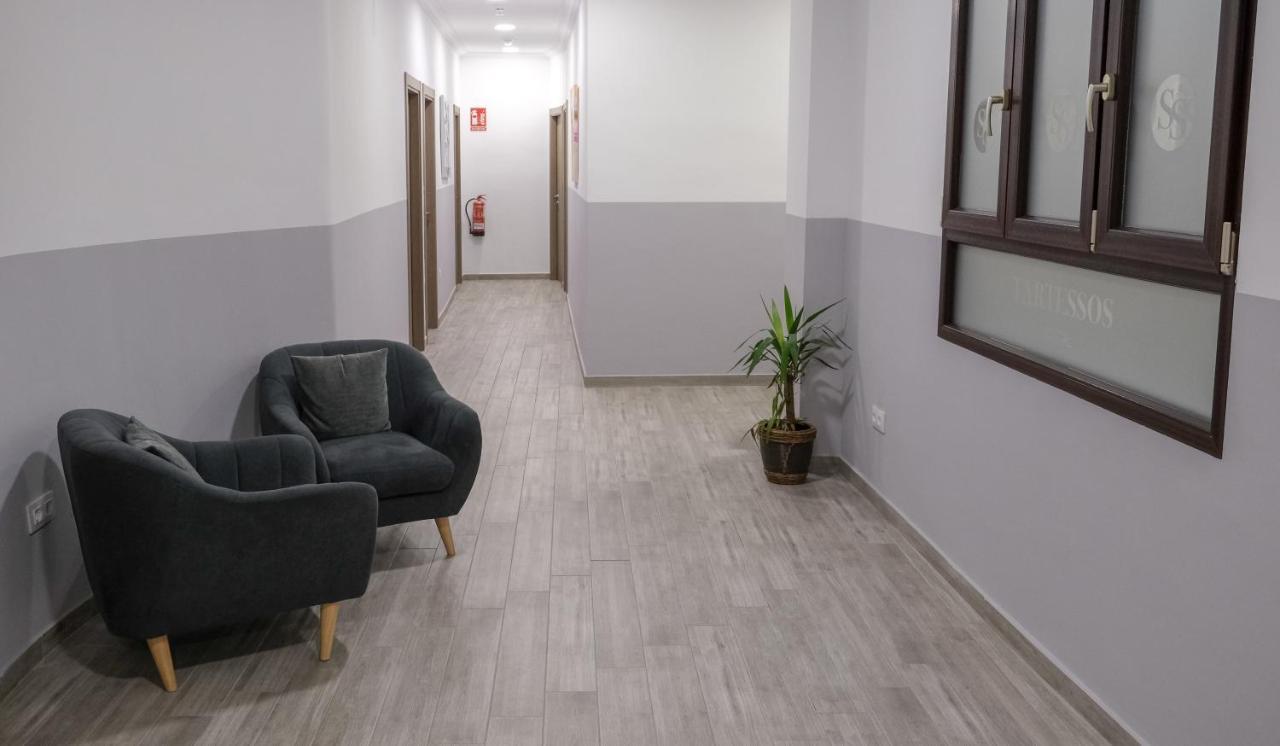Hostal Tartessos Valencia Exteriör bild